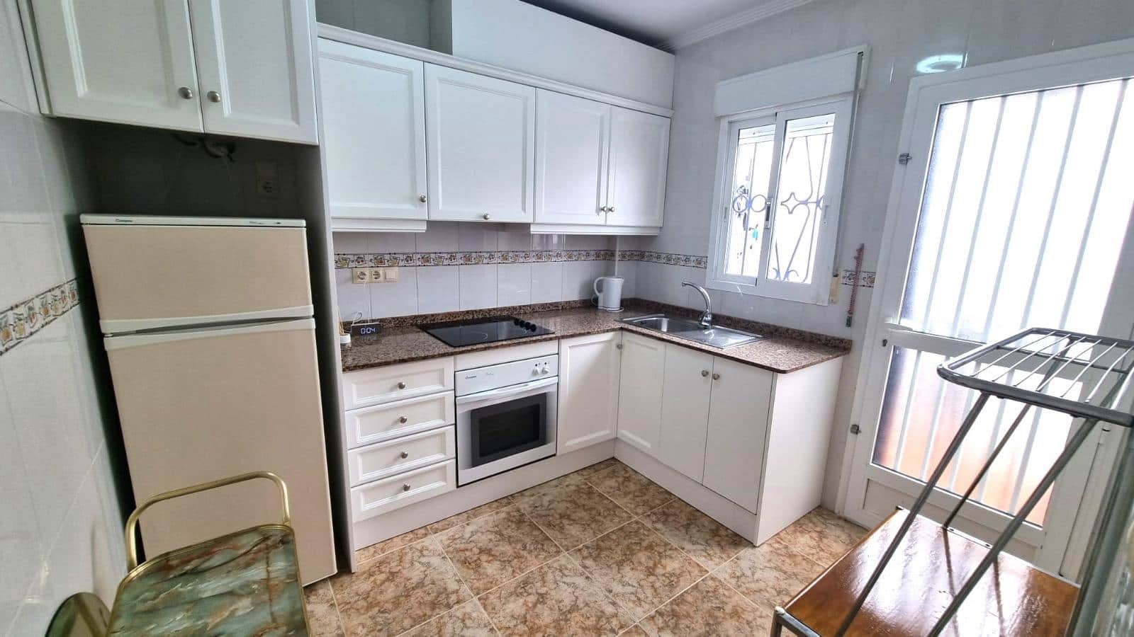 2 makuuhuone Huoneisto myytävänä paikassa Orihuela Costa mukana uima-altaan - 222 000 € (Ref: 10038702)