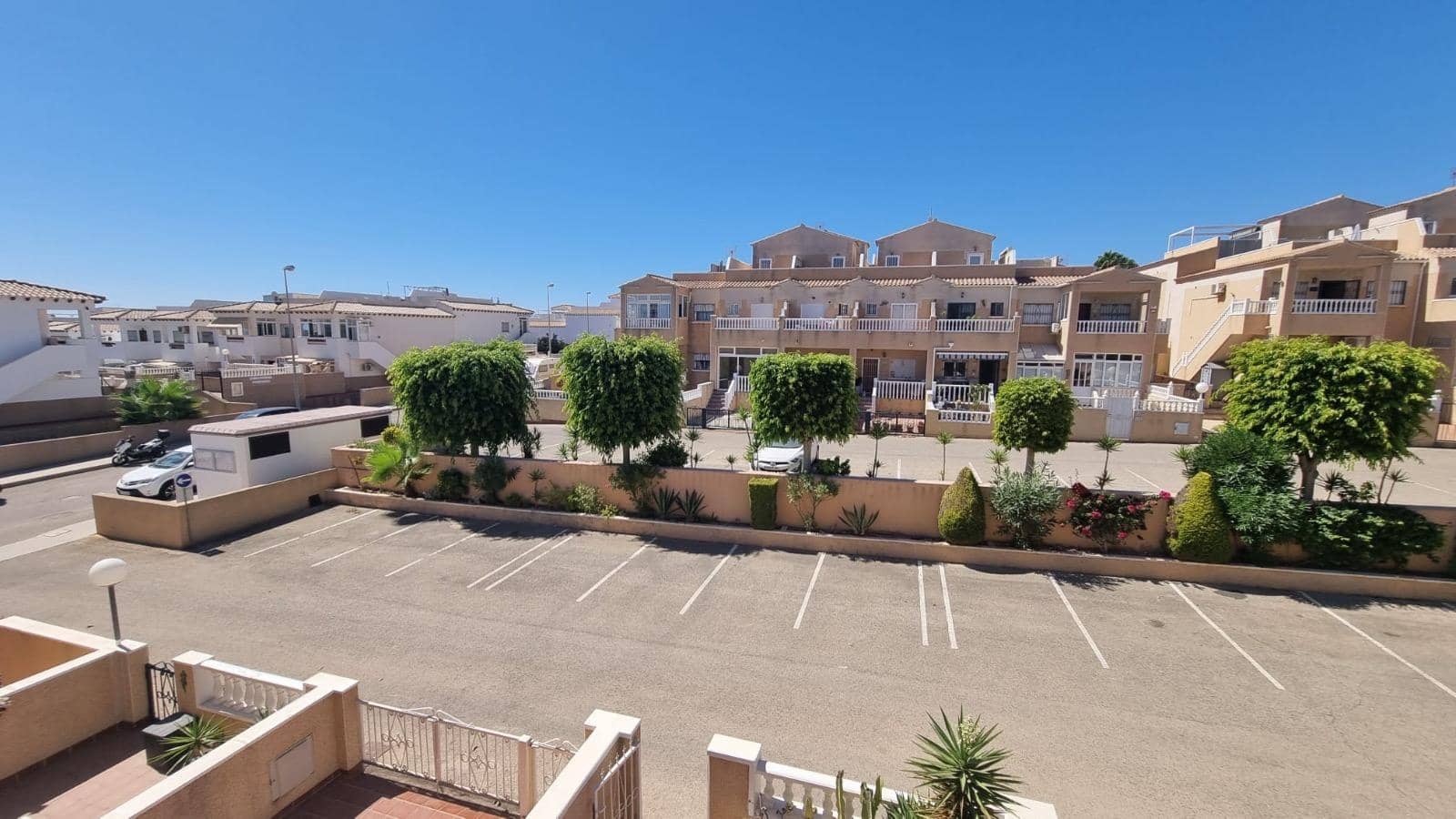 2 makuuhuone Huoneisto myytävänä paikassa Orihuela Costa mukana uima-altaan - 222 000 € (Ref: 10038702)