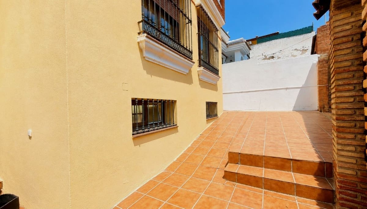 5 sypialnia Willa na sprzedaż w Puerto de la Torre - 595 000 € (Ref: 10038705)