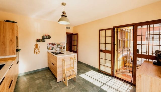 5 sypialnia Willa na sprzedaż w Fuente Alegre, Miasto Málaga - 595 000 € (Ref: 10038706)