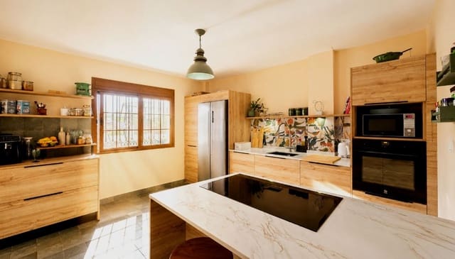5 sypialnia Willa na sprzedaż w Fuente Alegre, Miasto Málaga - 595 000 € (Ref: 10038706)