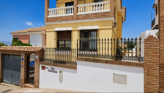 5 sypialnia Willa na sprzedaż w Fuente Alegre, Miasto Málaga - 595 000 € (Ref: 10038706)
