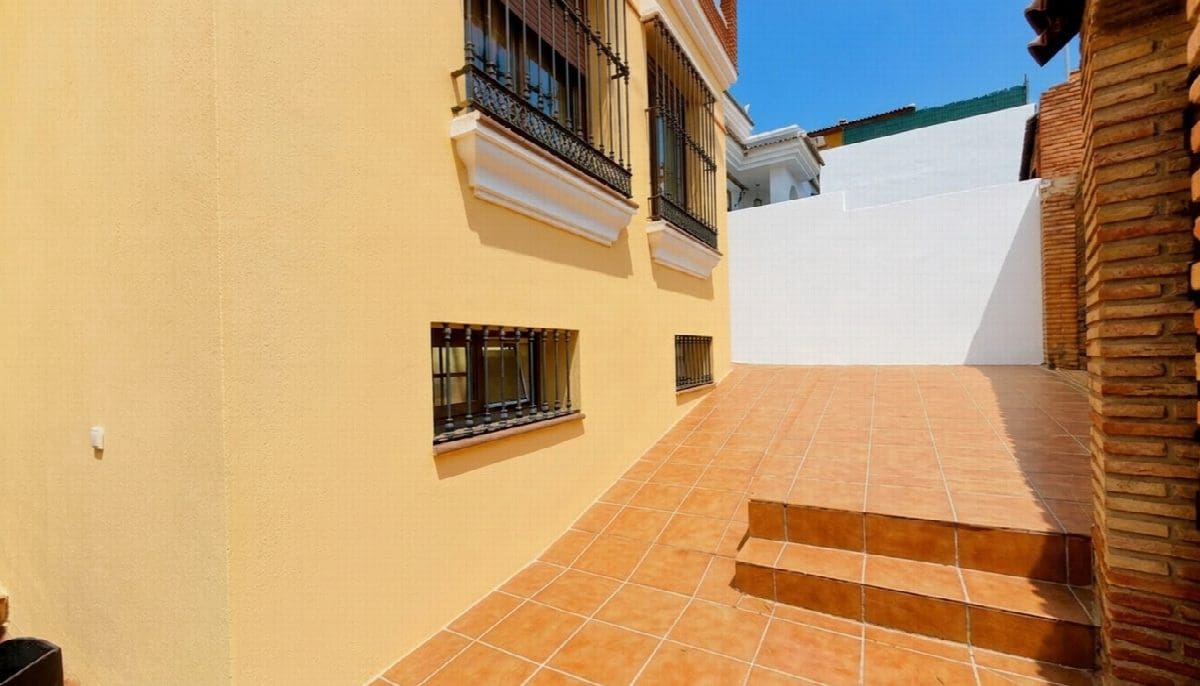 5 bedroom Villa for sale in Puerto de la Torre - € 595,000 (Ref: 10038706)