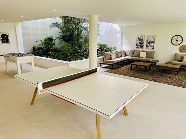 5 quarto Moradia para venda em Hacienda Las Chapas, Marbella com piscina - 5 875 000 € (Ref: 10042092)