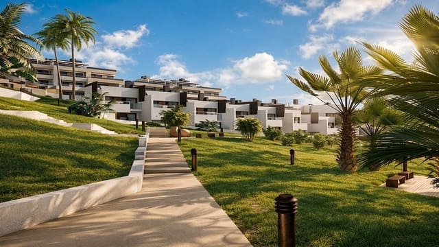 3 bedroom Apartment for sale in La Línea de la Concepción with pool - € 599,000 (Ref: 10042125)