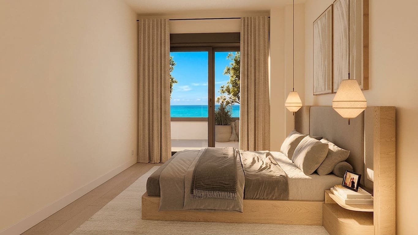 3 bedroom Apartment for sale in La Linea de la Concepcion with pool - € 599,000 (Ref: 10042125)