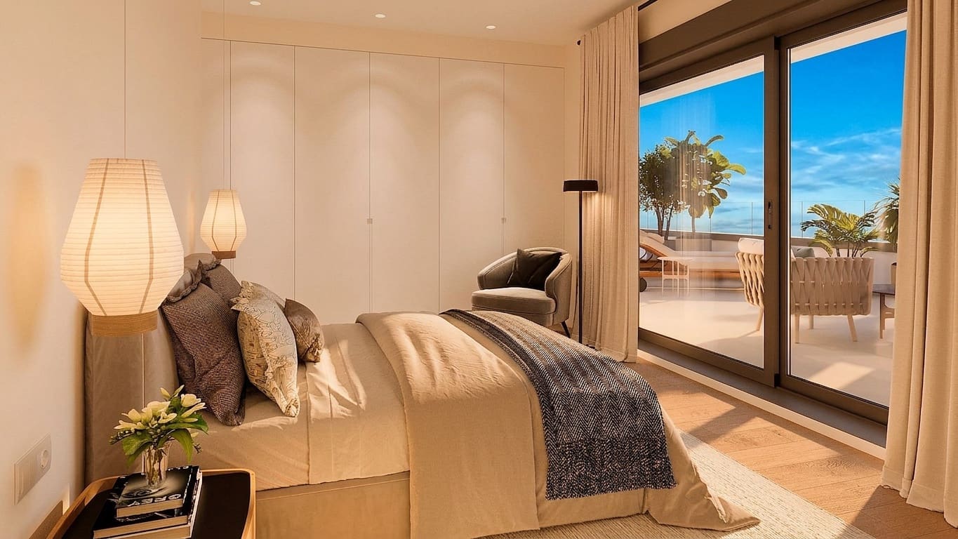 3 bedroom Apartment for sale in La Linea de la Concepcion with pool - € 599,000 (Ref: 10042125)