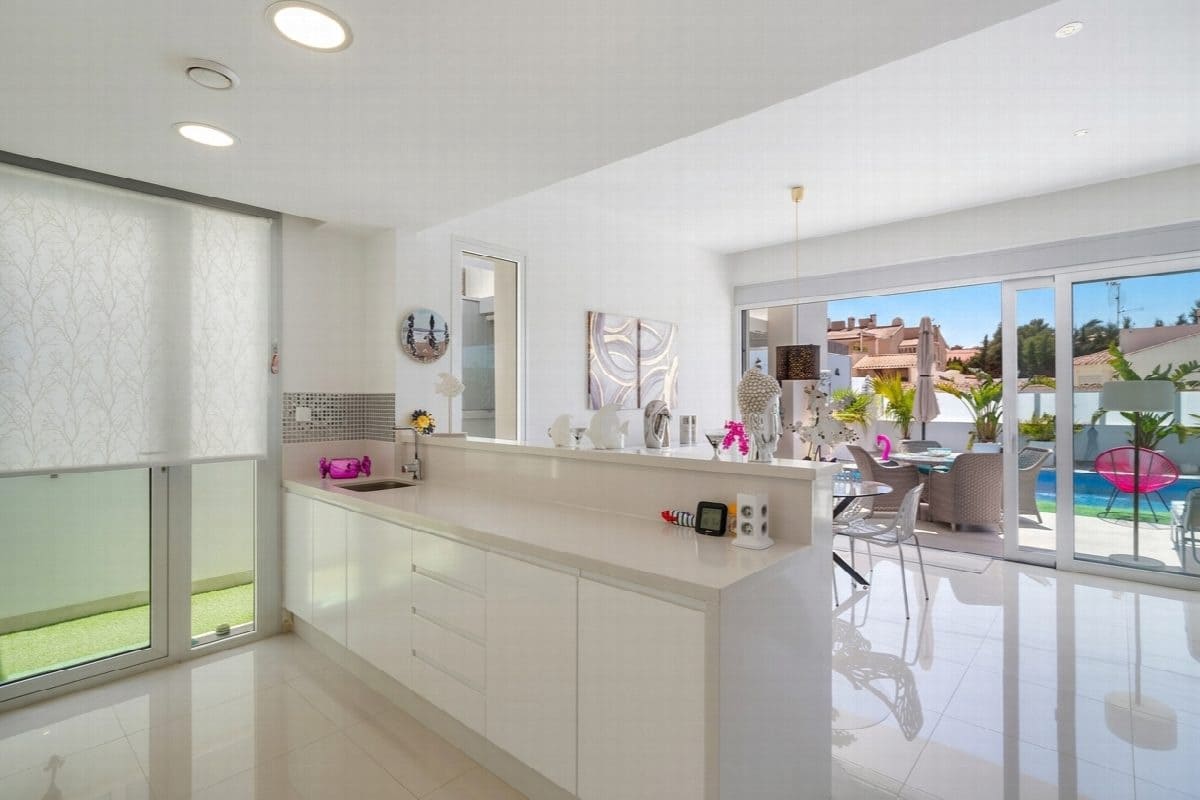 3 camera da letto Villa in vendita in Alicante citta con piscina - 594.000 € (Rif: 10046374)