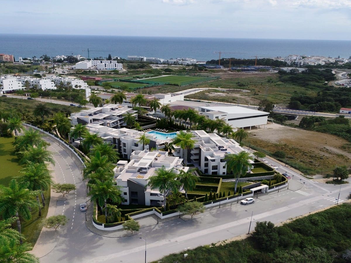 2 bedroom Apartment for sale in Estepona with pool garage - € 435,750 (Ref: 10046426)