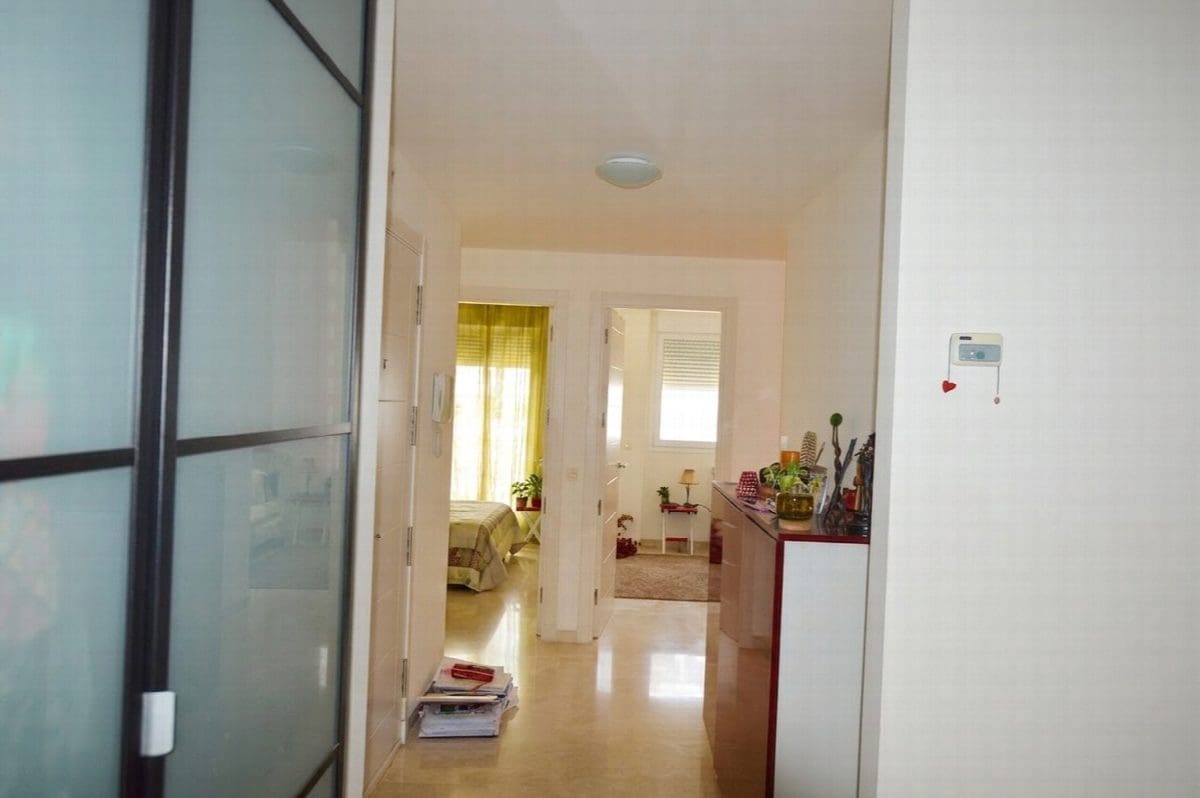 3 chambre Appartement à vendre à Estepona avec piscine garage - 375 000 € (Ref: 10046432)