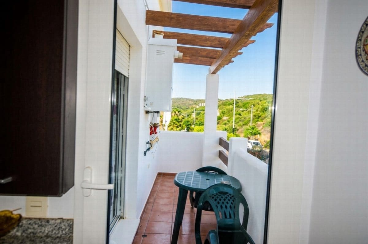 3 chambre Appartement à vendre à Estepona avec piscine garage - 375 000 € (Ref: 10046432)