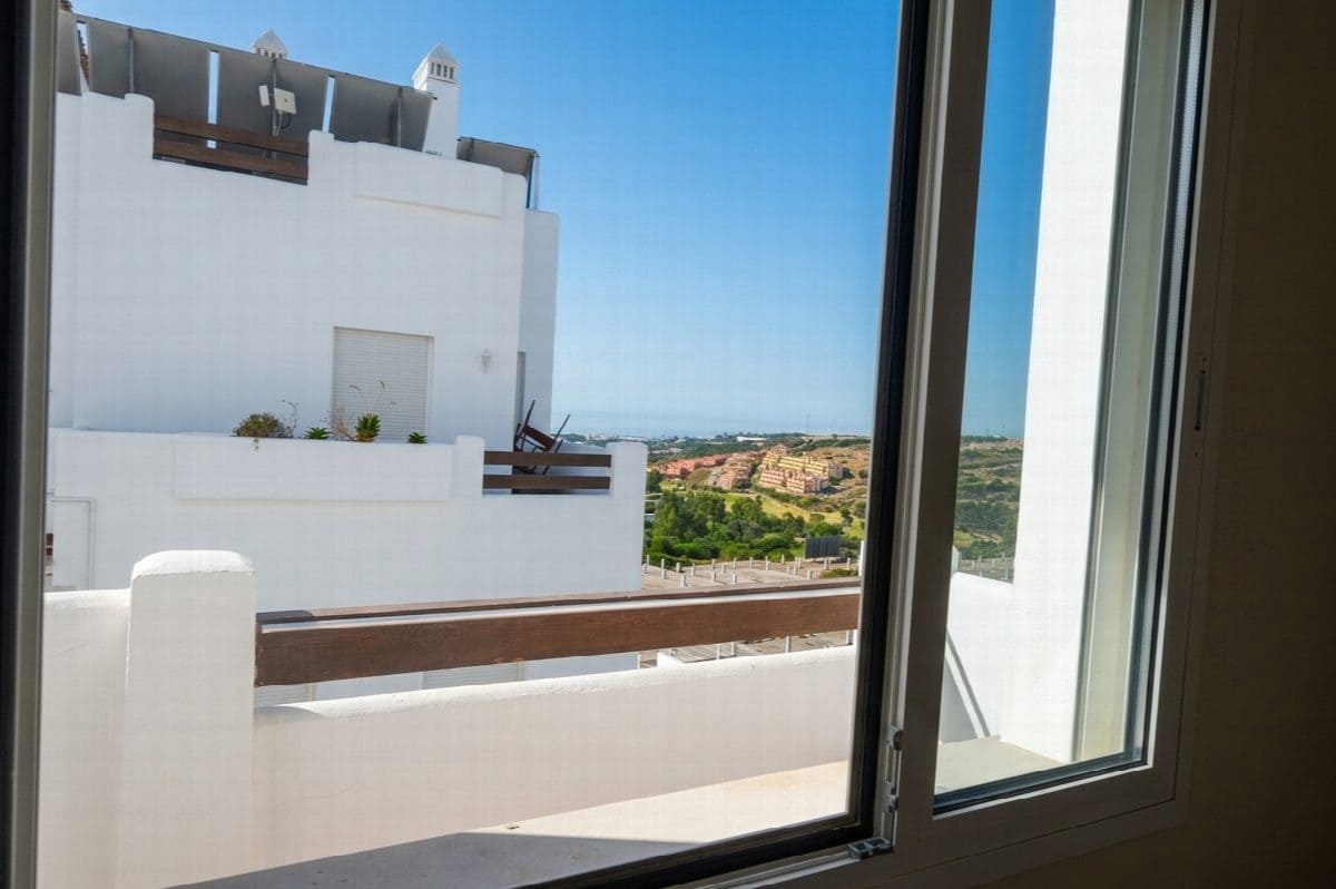 3 chambre Appartement à vendre à Estepona avec piscine garage - 375 000 € (Ref: 10046432)