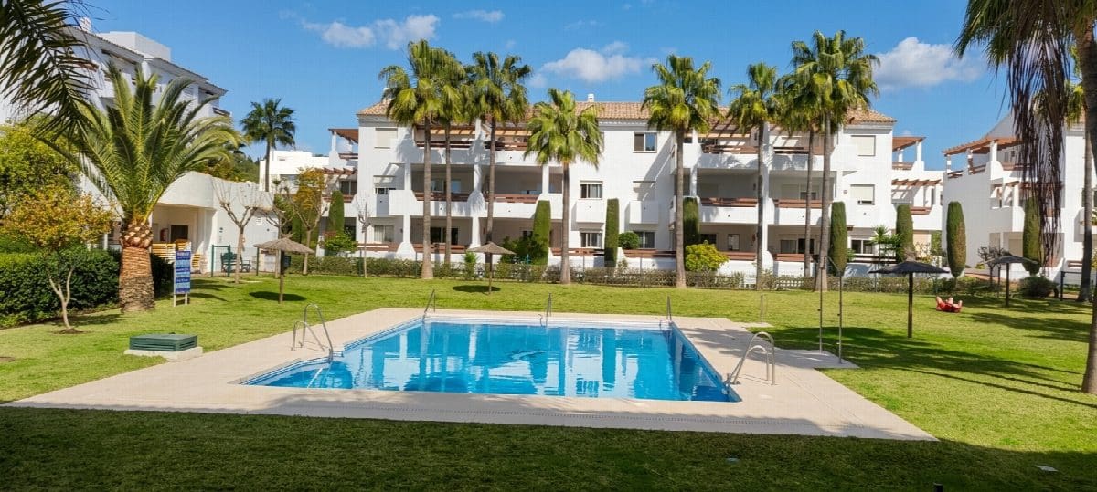 3 bedroom Apartment for sale in New Golden Mile with pool - € 439,000 (Ref: 10046434)