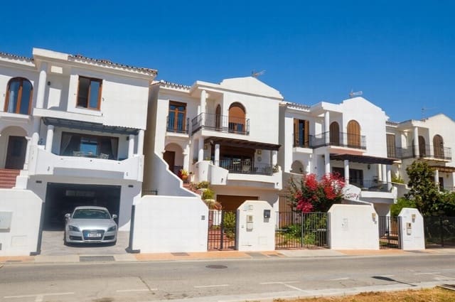 3 Zimmer Villa zu verkaufen in La Duquesa / Puerto de la Duquesa, Manilva mit Garage - 515.000 € (Ref: 10046439)