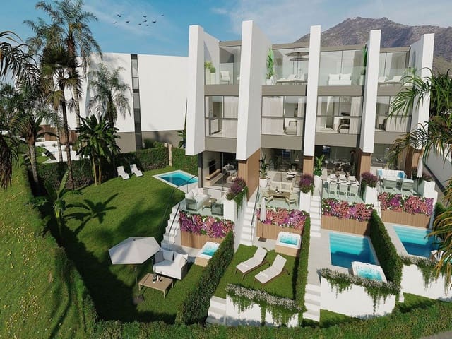 3 makuuhuone Rivitalo myytävänä paikassa Zona Puerto Deportivo, Fuengirola mukana 
autotalli - 645 000 € (Ref: 10046441)
