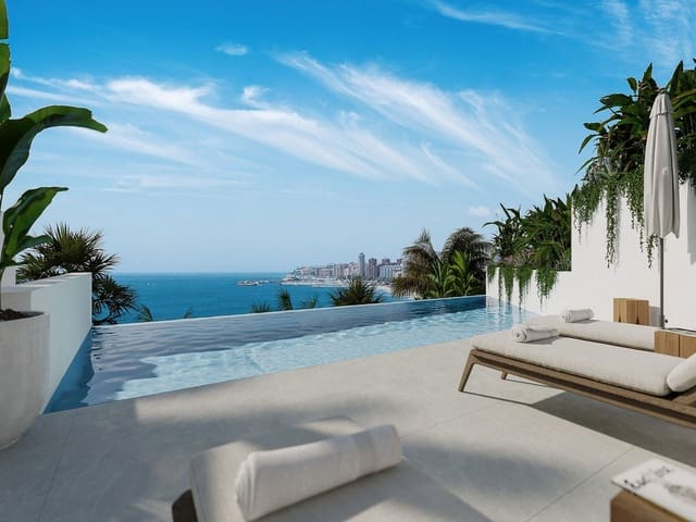 3 makuuhuone Rivitalo myytävänä paikassa Zona Puerto Deportivo, Fuengirola mukana 
autotalli - 645 000 € (Ref: 10046441)