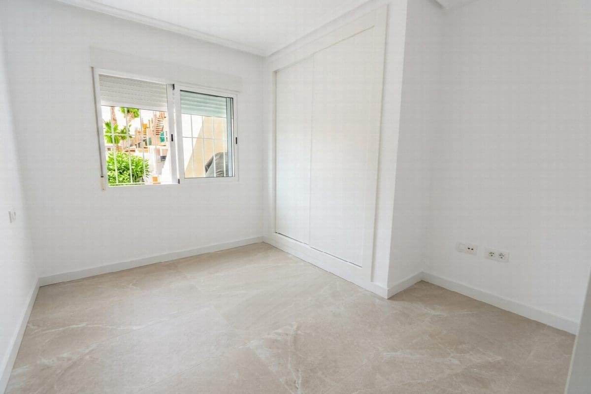 2 quarto Apartamento para venda em Pilar de la Horadada com piscina garagem - 225 000 € (Ref: 10046445)