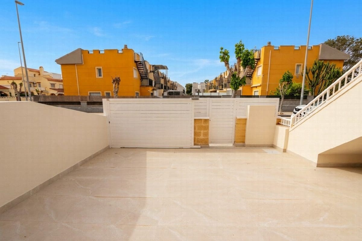 2 quarto Apartamento para venda em Pilar de la Horadada com piscina garagem - 225 000 € (Ref: 10046445)
