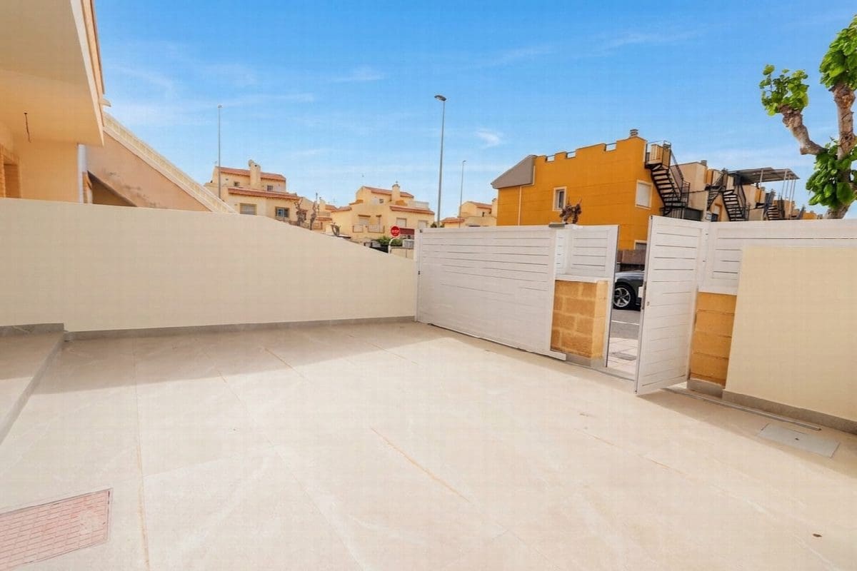 2 quarto Apartamento para venda em Pilar de la Horadada com piscina garagem - 225 000 € (Ref: 10046445)