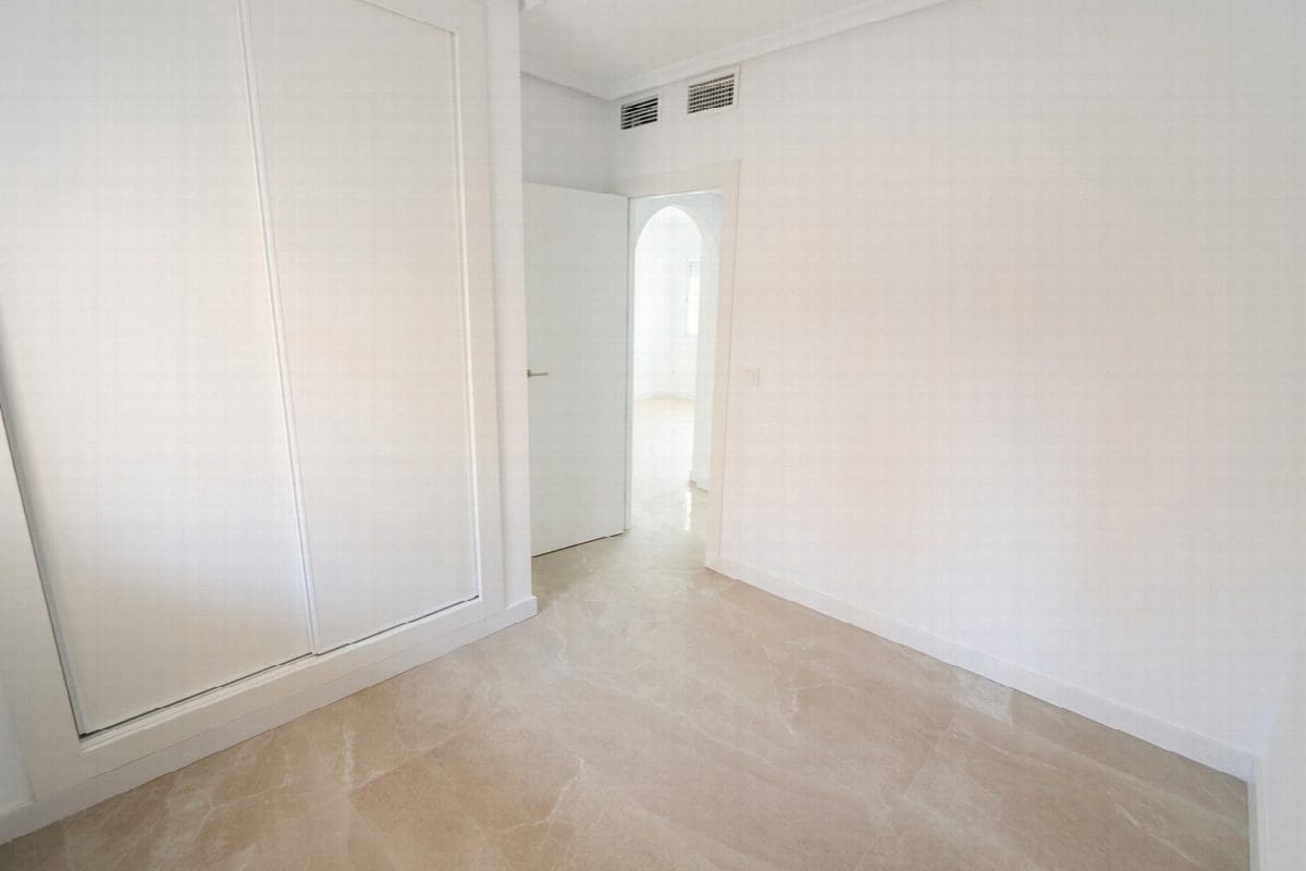 2 quarto Apartamento para venda em Pilar de la Horadada com piscina garagem - 225 000 € (Ref: 10046445)