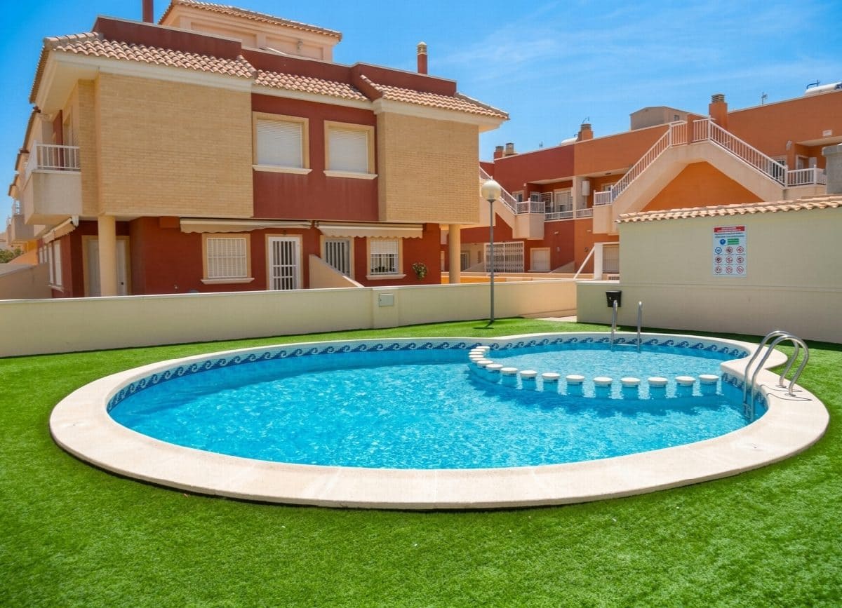 2 quarto Apartamento para venda em Pilar de la Horadada com piscina garagem - 225 000 € (Ref: 10046445)