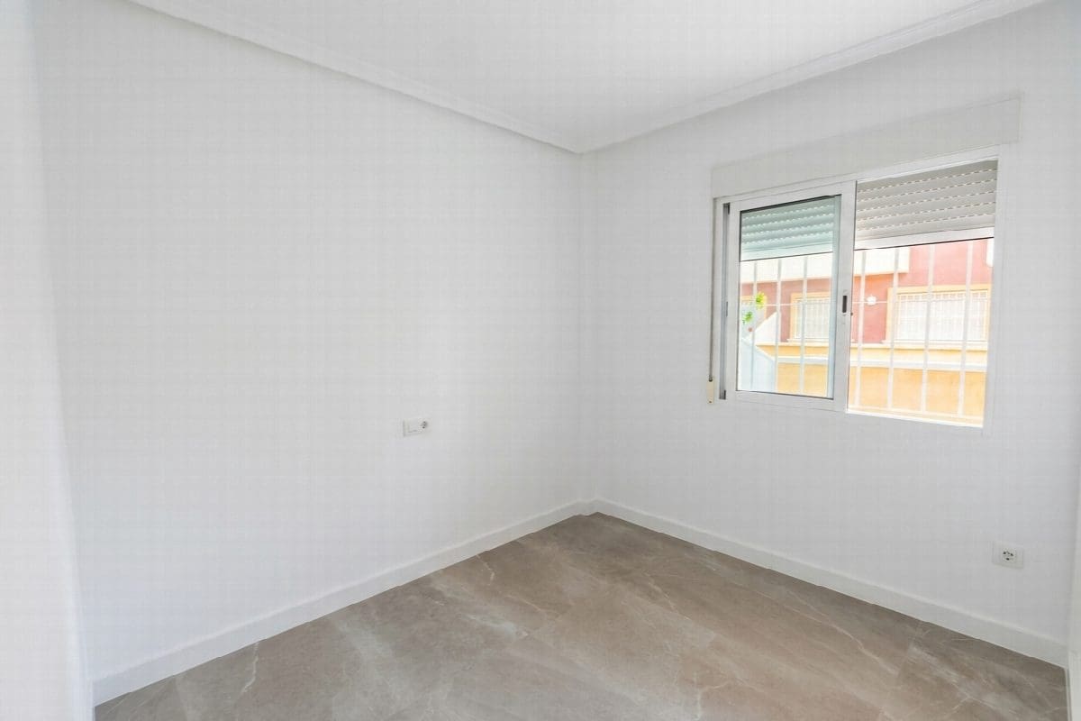 2 quarto Apartamento para venda em Pilar de la Horadada com piscina garagem - 225 000 € (Ref: 10046445)