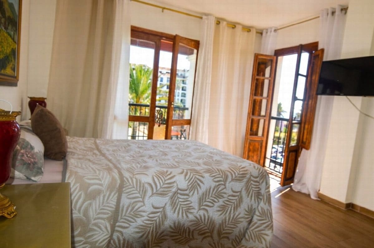2 sovrum Lägenhet till salu i La Duquesa / Puerto de la Duquesa - 375 000 € (Ref: 10046446)
