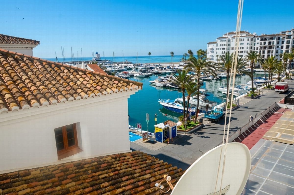 2 sovrum Lägenhet till salu i La Duquesa / Puerto de la Duquesa - 375 000 € (Ref: 10046446)