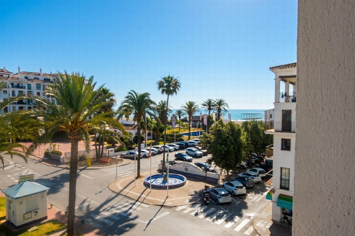 2 sovrum Lägenhet till salu i La Duquesa / Puerto de la Duquesa - 375 000 € (Ref: 10046446)