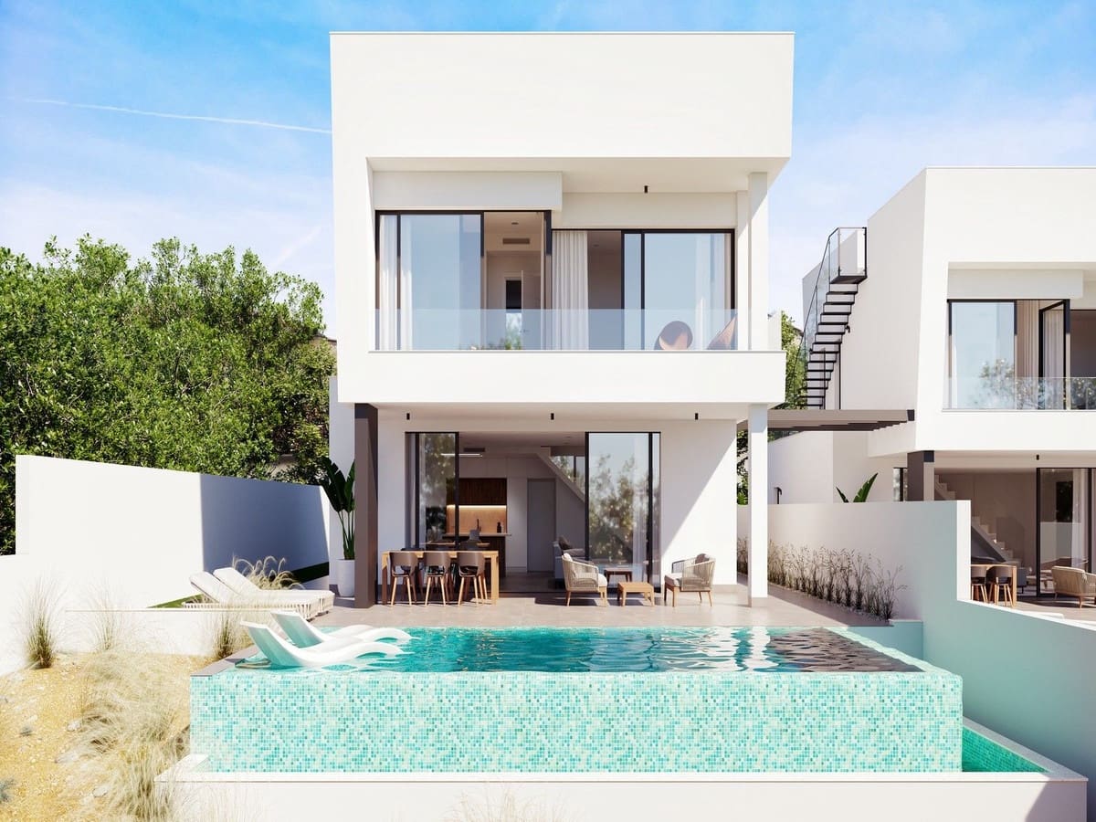 4 bedroom Villa for sale in Pilar de la Horadada with pool garage - € 649,000 (Ref: 10046449)