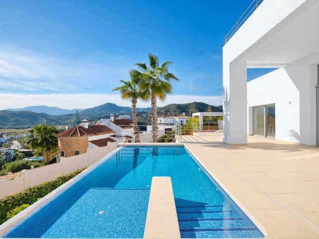 4 sovrum Villa till salu i Benahavís pueblo, Benahavís med pool - 2 300 000 € (Ref: 10046453)
