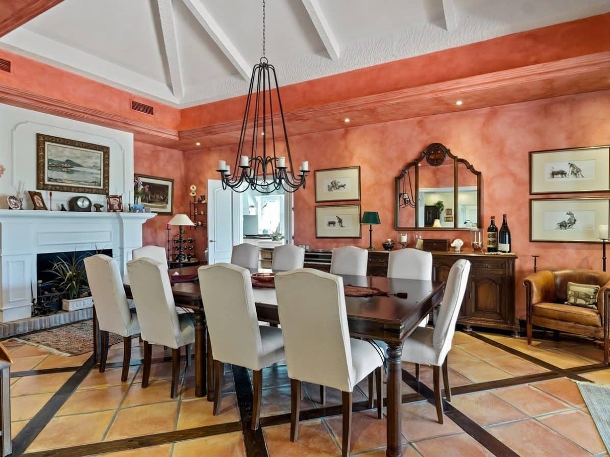 4 sovrum Villa till salu i Benahavis med pool garage - 3 250 000 € (Ref: 10046454)