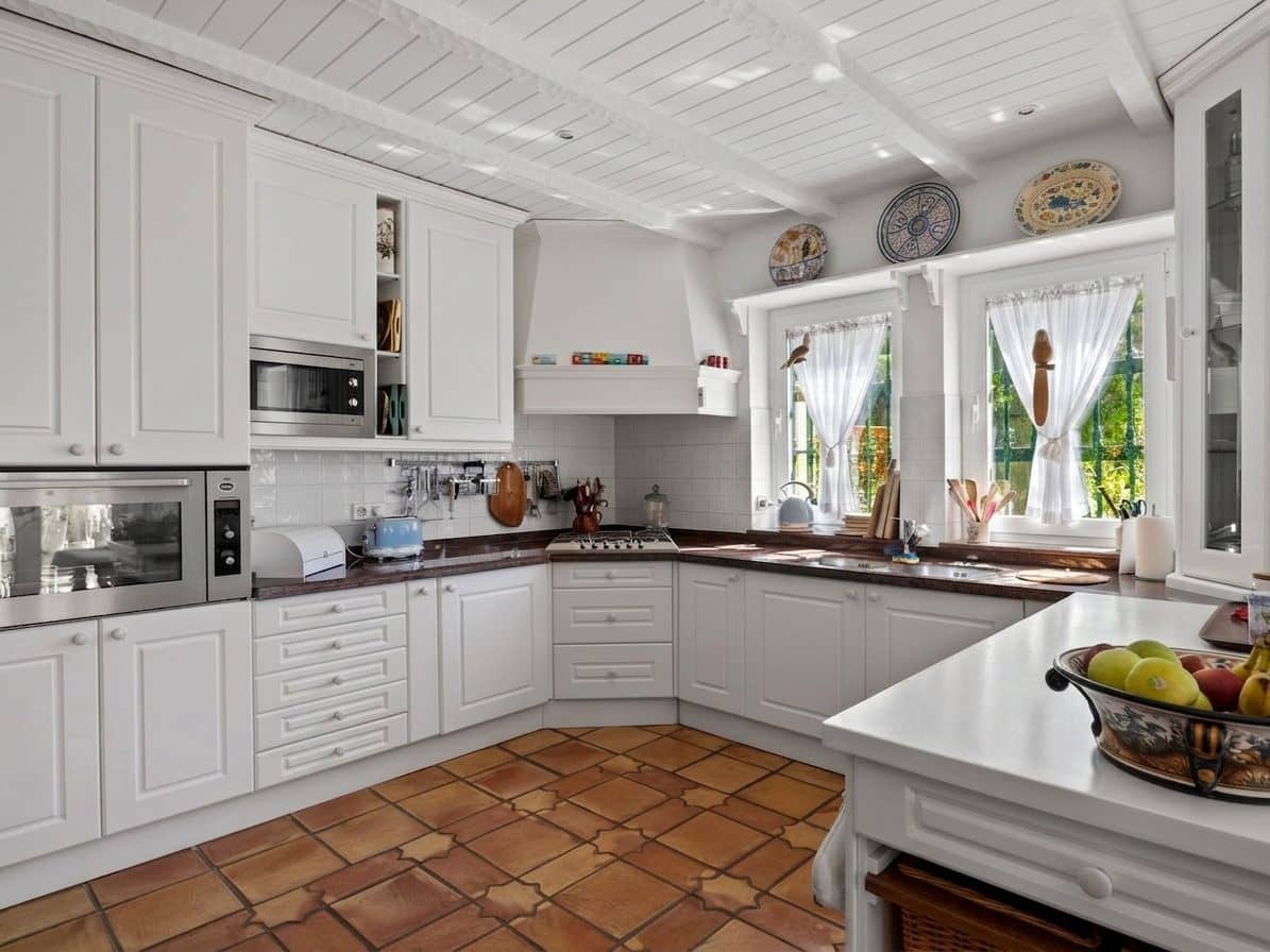 4 sovrum Villa till salu i Benahavis med pool garage - 3 250 000 € (Ref: 10046454)