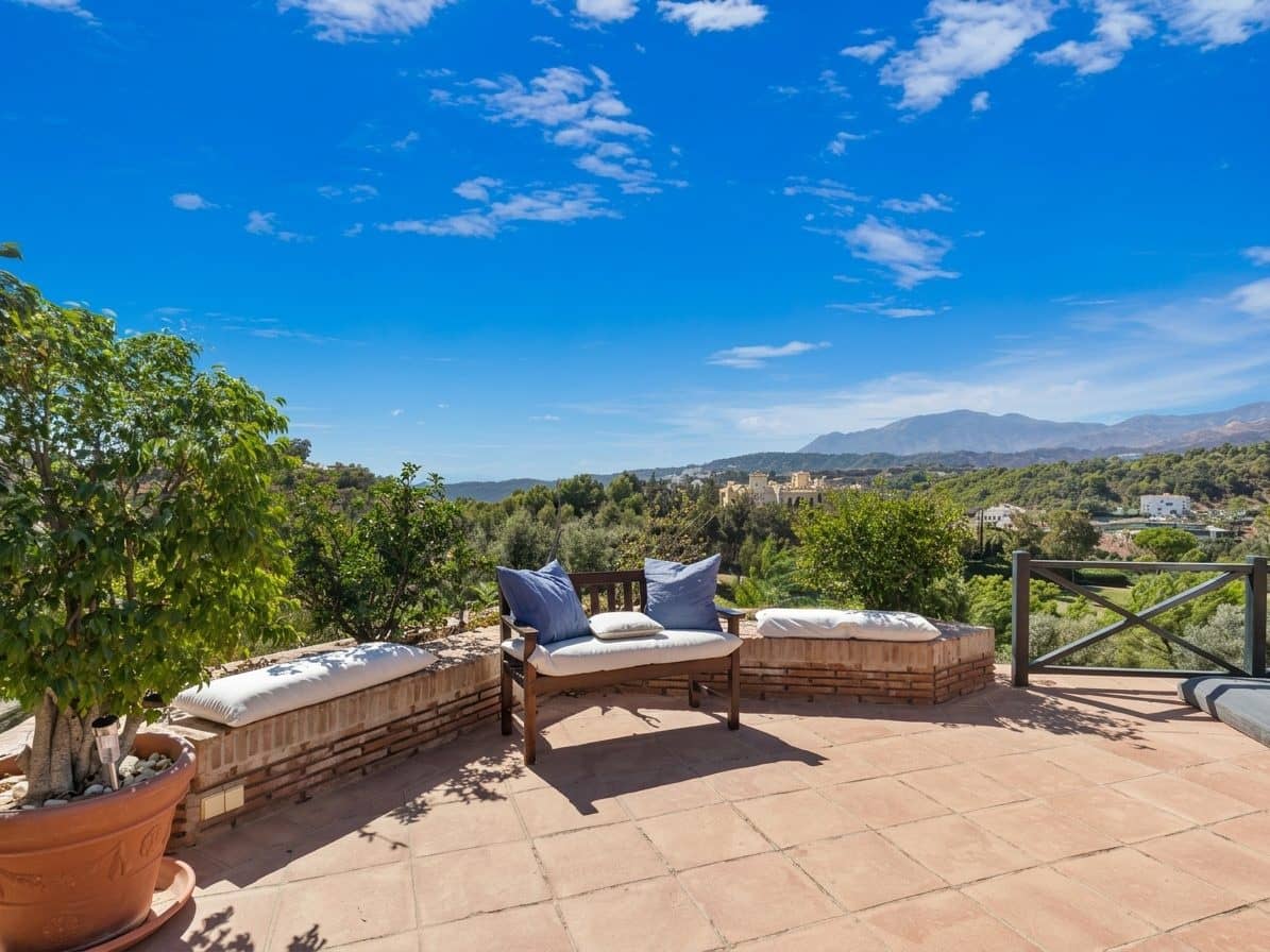 4 sovrum Villa till salu i Benahavis med pool garage - 3 250 000 € (Ref: 10046454)