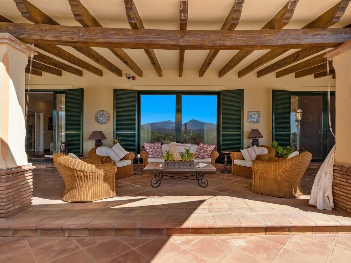 4 sovrum Villa till salu i Benahavis med pool garage - 3 250 000 € (Ref: 10046454)