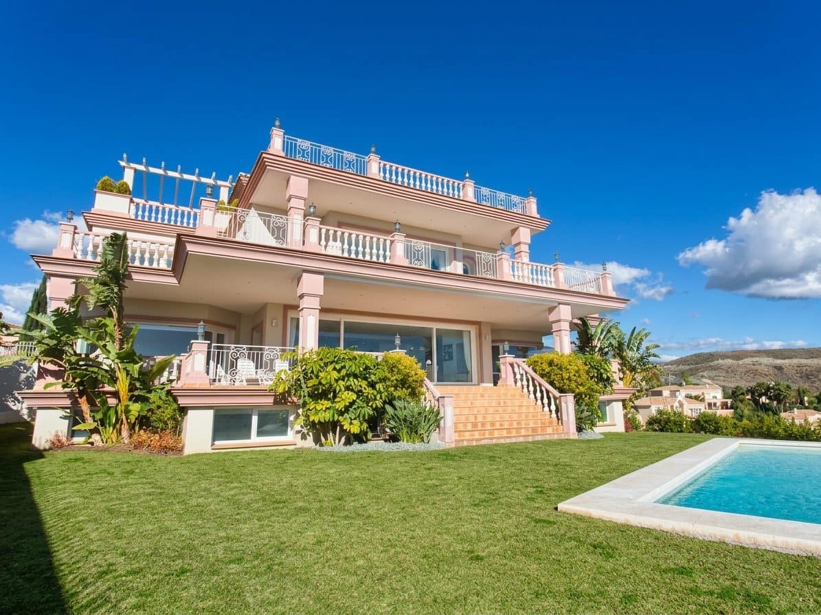 8 quarto Moradia para venda em Benahavis com piscina - 3 995 000 € (Ref: 10046455)