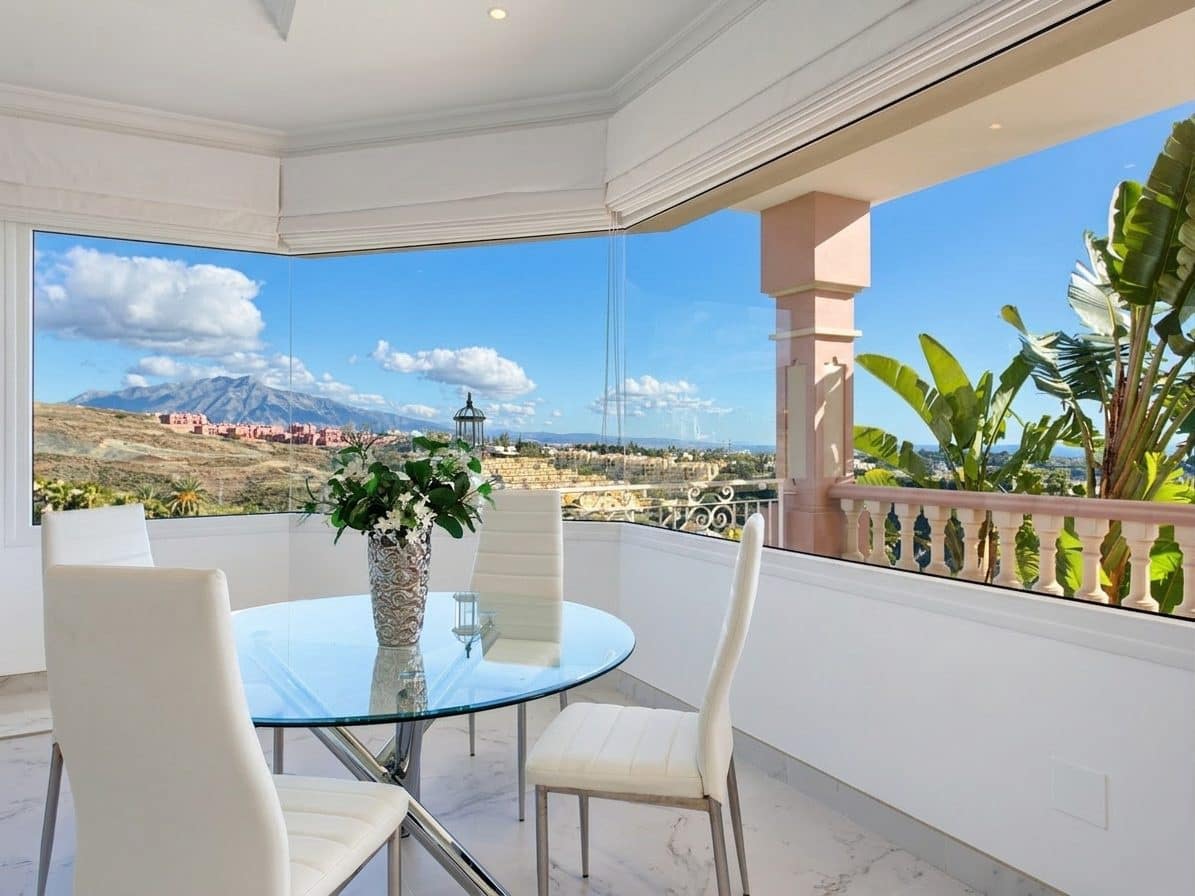 8 quarto Moradia para venda em Benahavis com piscina - 3 995 000 € (Ref: 10046455)