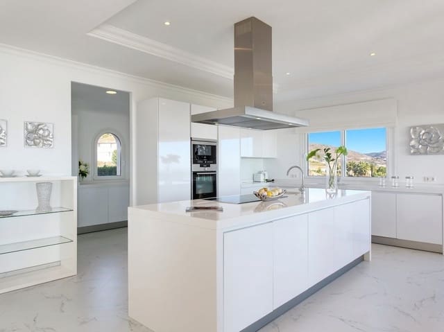 8 quarto Moradia para venda em Los Flamingos, Benahavís com piscina garagem - 3 995 000 € (Ref: 10046455)