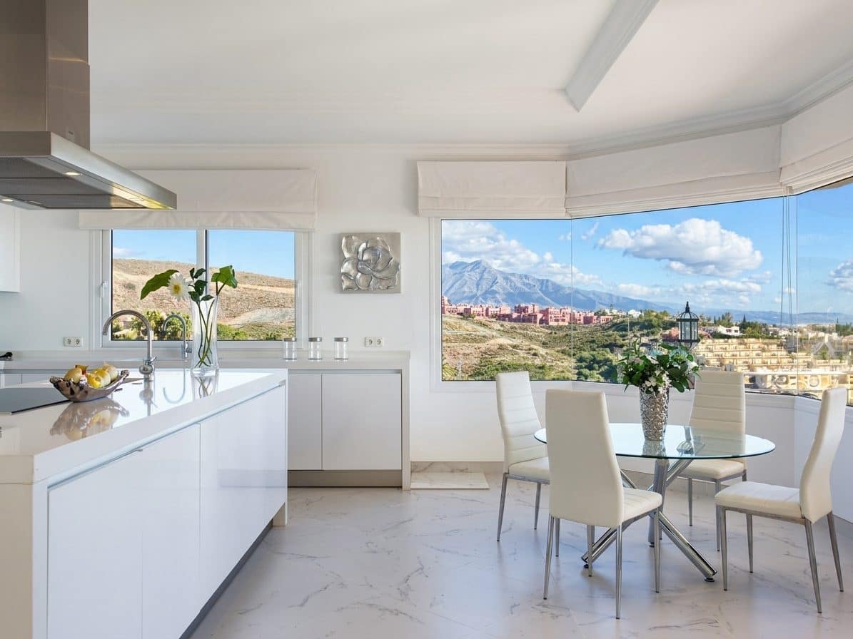 8 quarto Moradia para venda em Benahavis com piscina - 3 995 000 € (Ref: 10046455)