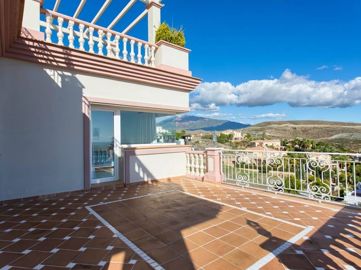 8 quarto Moradia para venda em Benahavis com piscina - 3 995 000 € (Ref: 10046455)