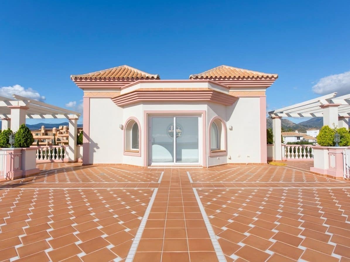 8 quarto Moradia para venda em Benahavis com piscina - 3 995 000 € (Ref: 10046455)