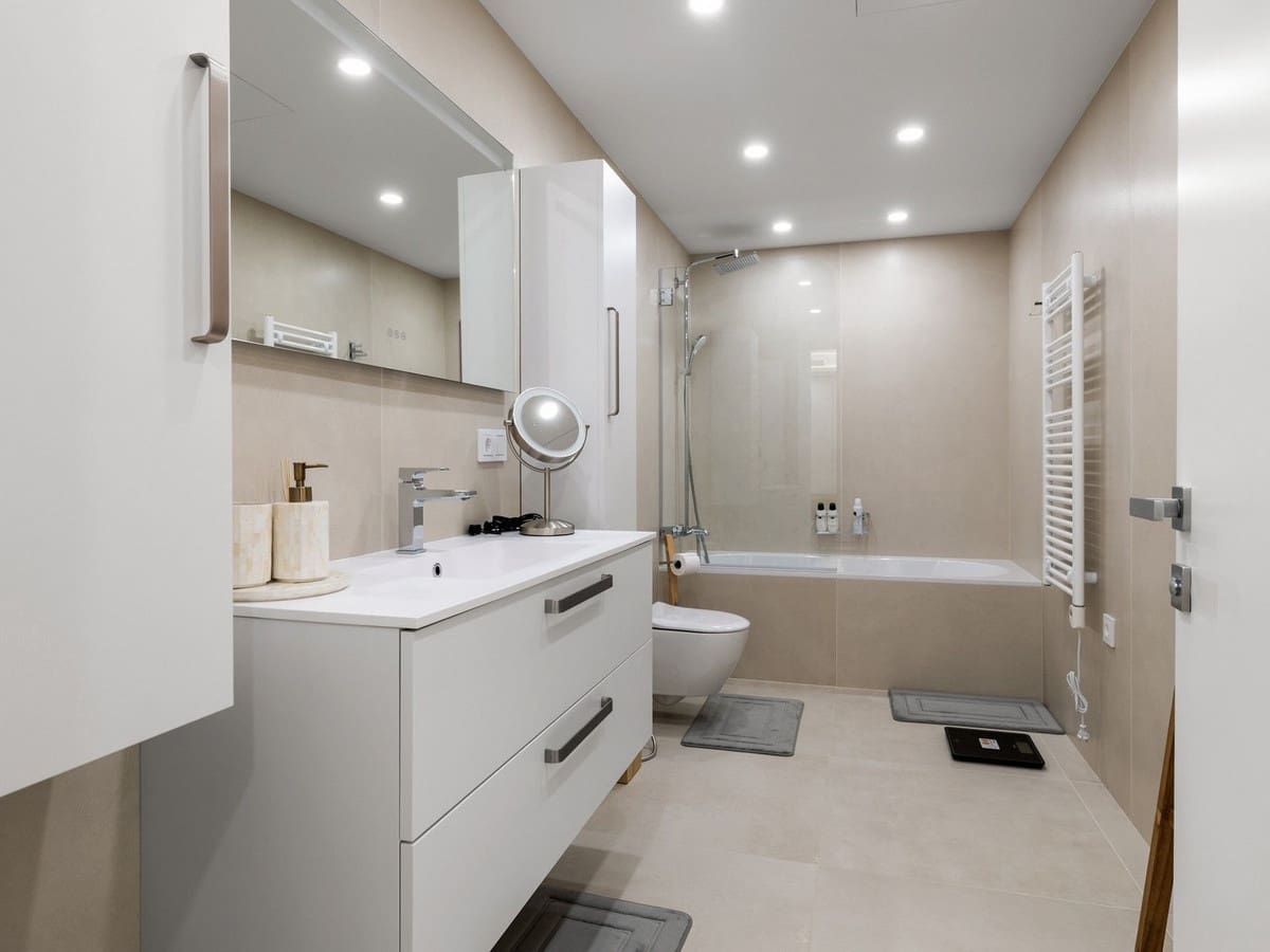 7 slaapkamer Appartement te koop in Nueva Andalucia met zwembad garage - € 3.700.000 (Ref: 10046459)