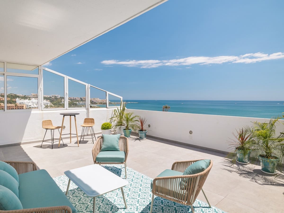 3 sovrum Lägenhet till salu i Estepona med pool garage - 749 000 € (Ref: 10046460)