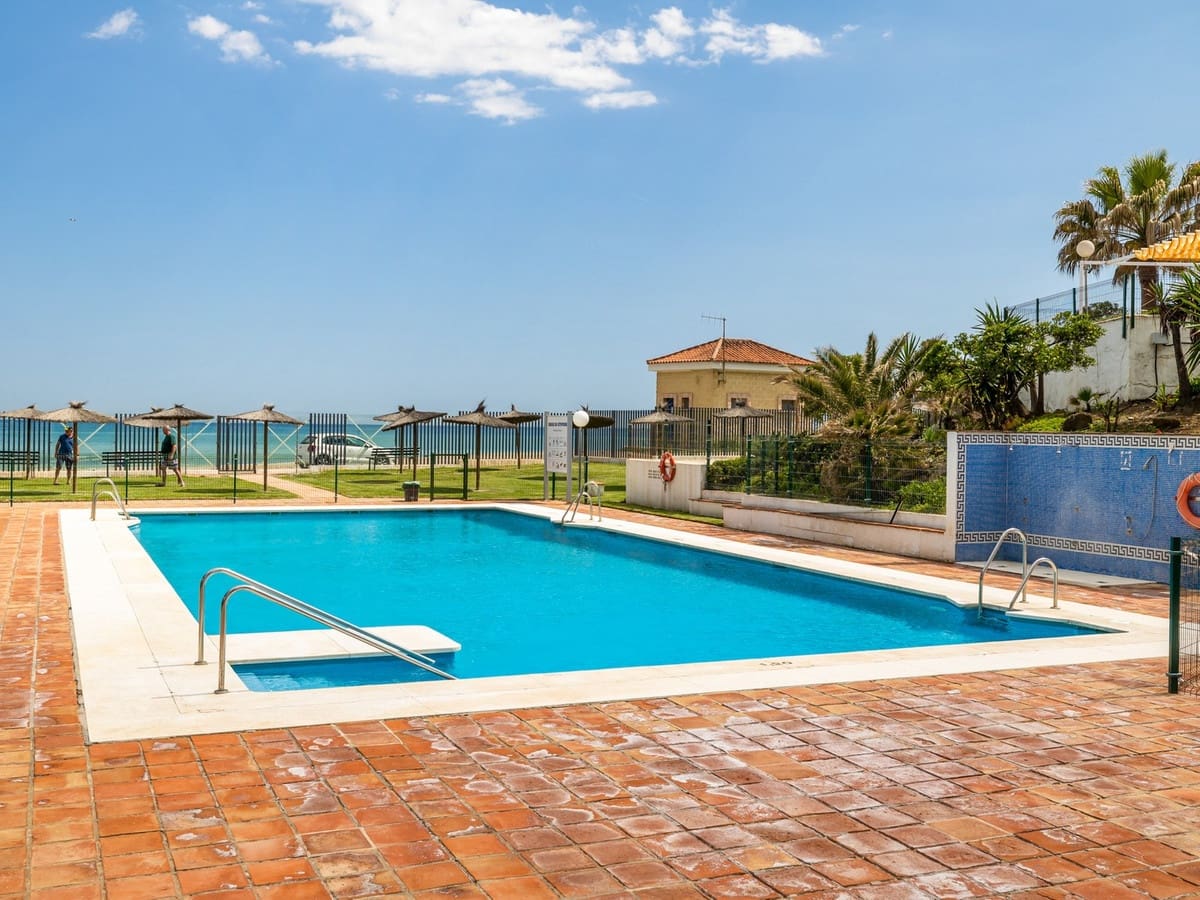 3 sovrum Lägenhet till salu i Estepona med pool garage - 749 000 € (Ref: 10046460)
