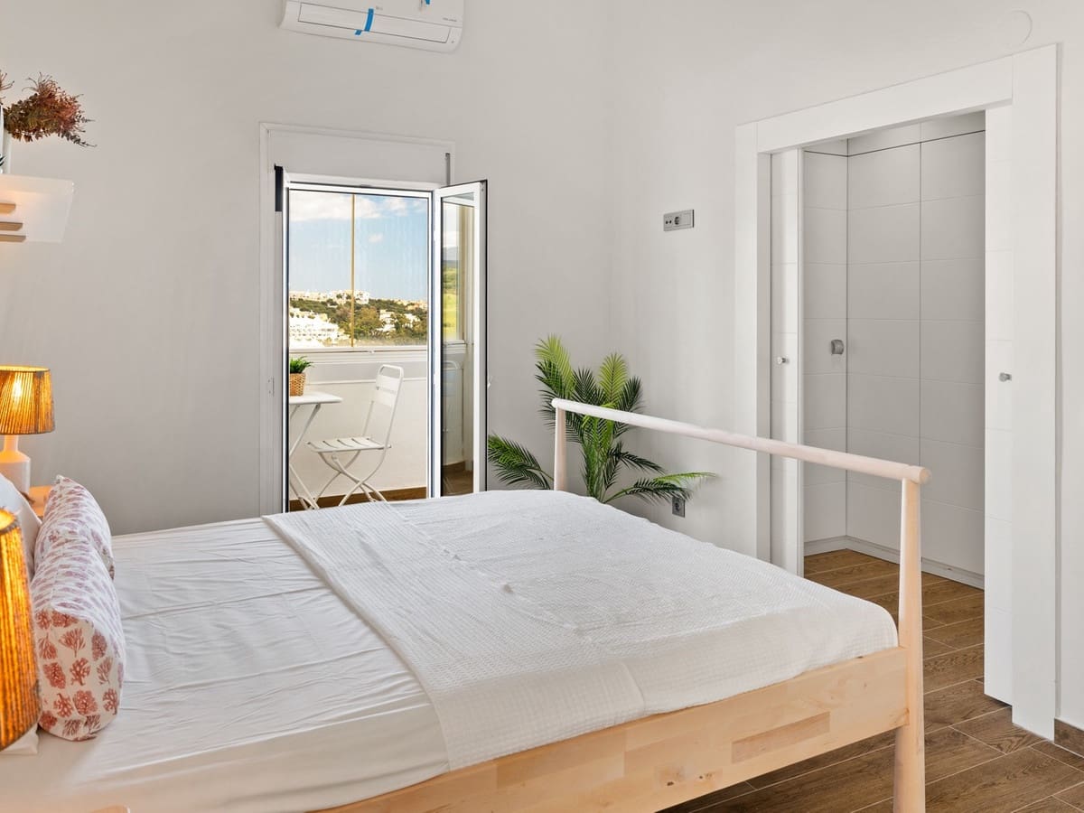 3 sovrum Lägenhet till salu i Estepona med pool garage - 749 000 € (Ref: 10046460)