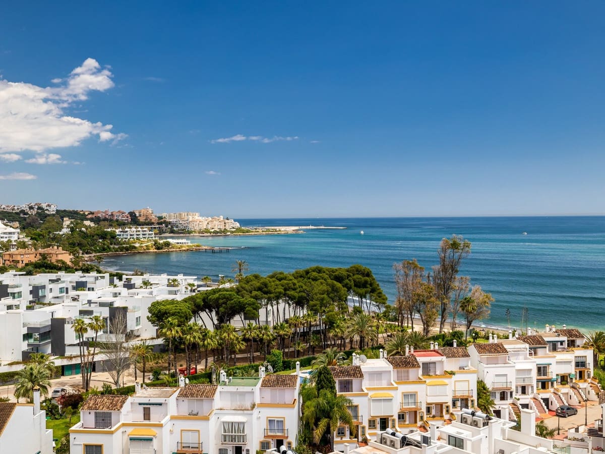 3 sovrum Lägenhet till salu i Estepona med pool garage - 749 000 € (Ref: 10046460)
