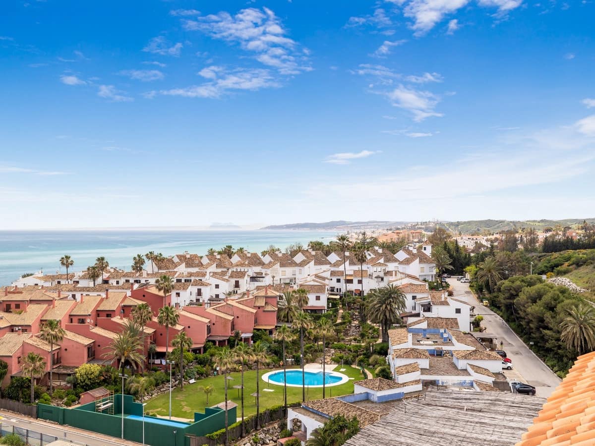 3 sovrum Lägenhet till salu i Estepona med pool garage - 749 000 € (Ref: 10046460)