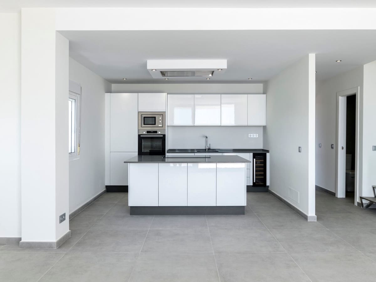 3 soverom Leilighet til salgs i Estepona med svømmebasseng garasje - € 719 000 (Ref: 10046461)