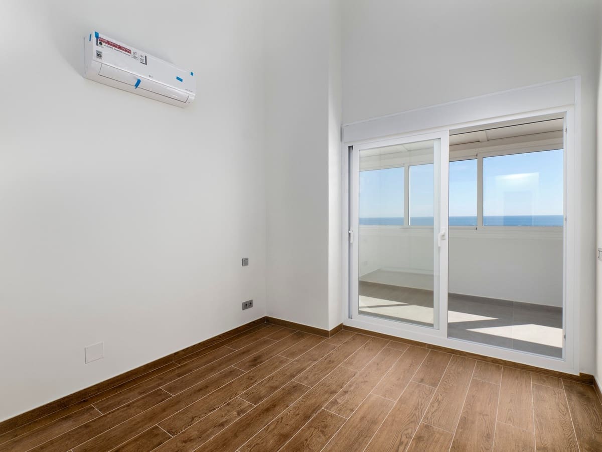 3 soverom Leilighet til salgs i Estepona med svømmebasseng garasje - € 719 000 (Ref: 10046461)
