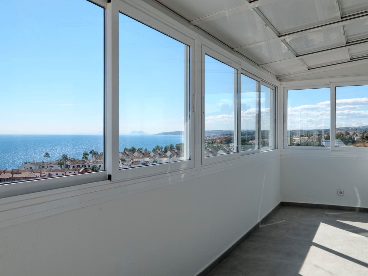 3 soverom Leilighet til salgs i Estepona med svømmebasseng garasje - € 719 000 (Ref: 10046461)
